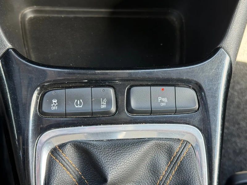Photo de la voiture OPEL CROSSLAND X 1.5 D 102 ch Innovation