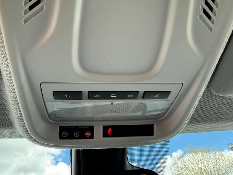Photo de la voiture OPEL CROSSLAND X 1.5 D 102 ch Innovation