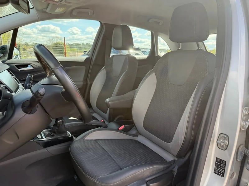 Photo de la voiture OPEL CROSSLAND X 1.5 D 102 ch Innovation