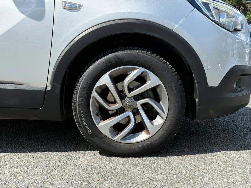 Photo de la voiture OPEL CROSSLAND X 1.5 D 102 ch Innovation