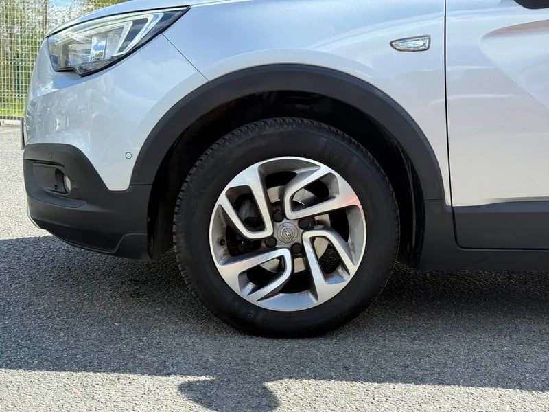 Photo de la voiture OPEL CROSSLAND X 1.5 D 102 ch Innovation