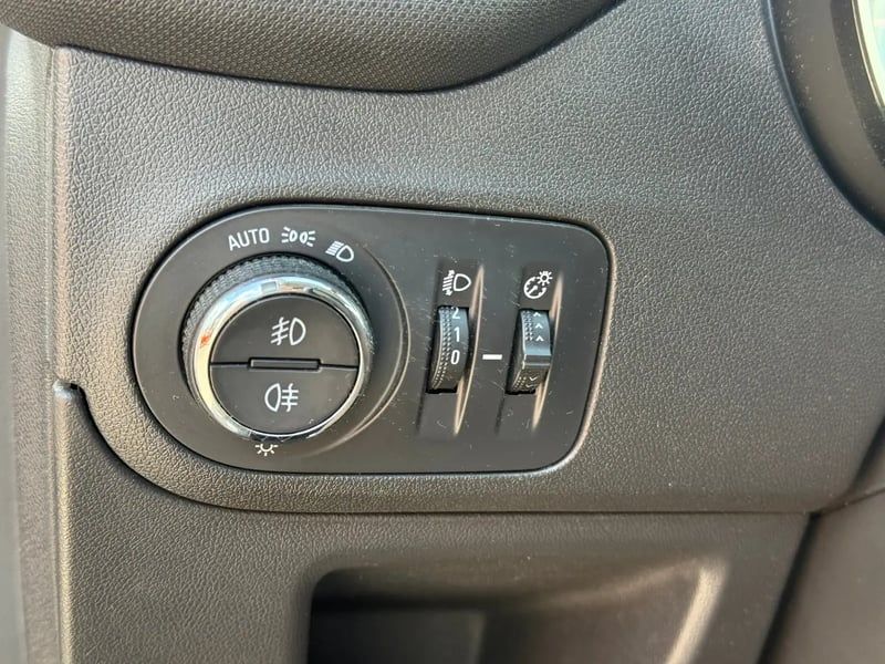 Photo de la voiture OPEL CROSSLAND X 1.5 D 102 ch Innovation