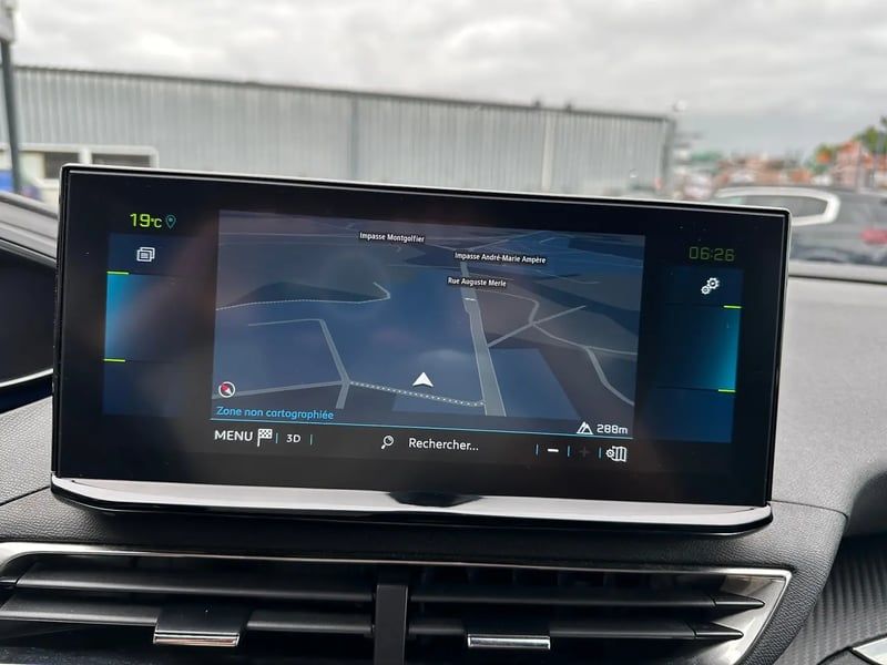Photo de la voiture PEUGEOT 3008 Hybrid 180 e-EAT8 Allure Pack