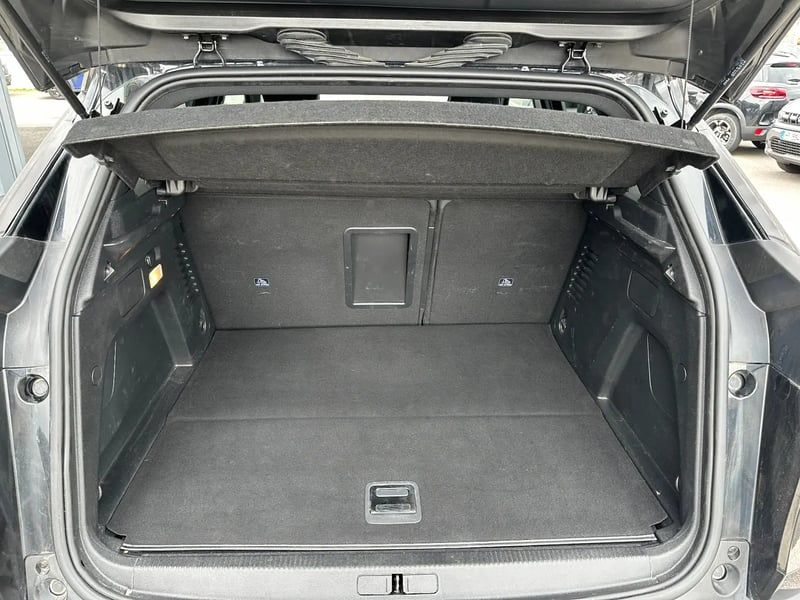 Photo de la voiture PEUGEOT 3008 Hybrid 180 e-EAT8 Allure Pack