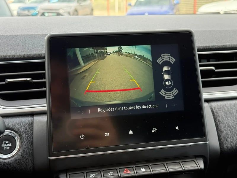 Photo de la voiture RENAULT CAPTUR mild hybrid 140 Techno