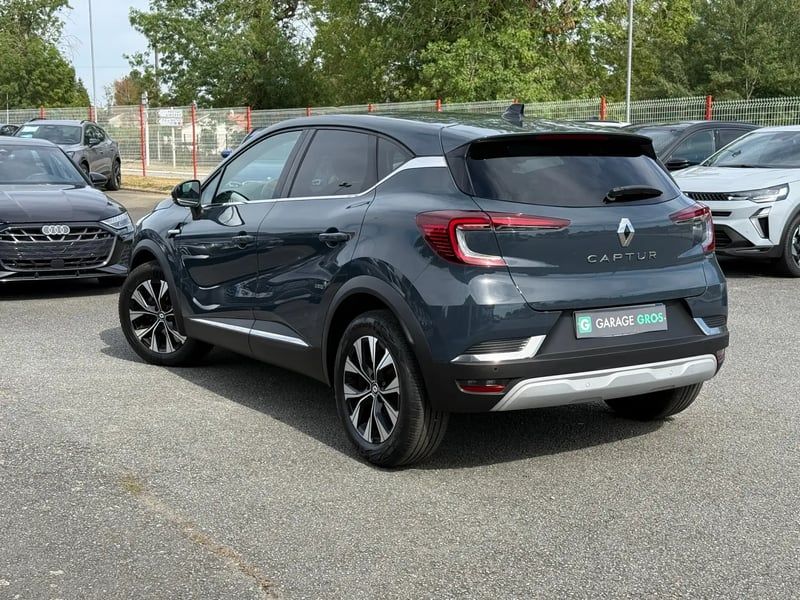 Photo de la voiture RENAULT CAPTUR mild hybrid 140 Techno