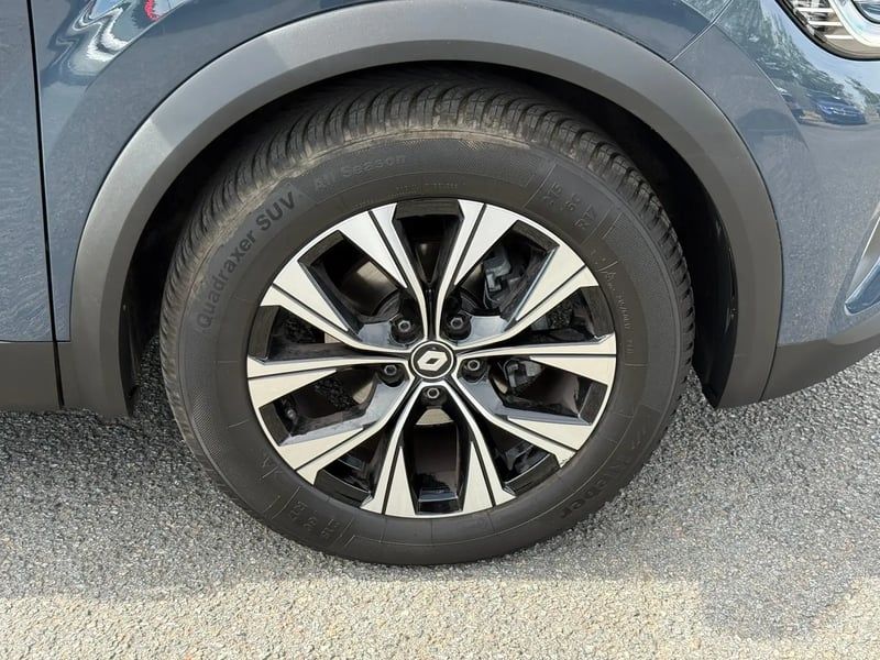 Photo de la voiture RENAULT CAPTUR mild hybrid 140 Techno