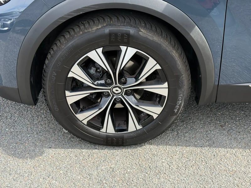 Photo de la voiture RENAULT CAPTUR mild hybrid 140 Techno