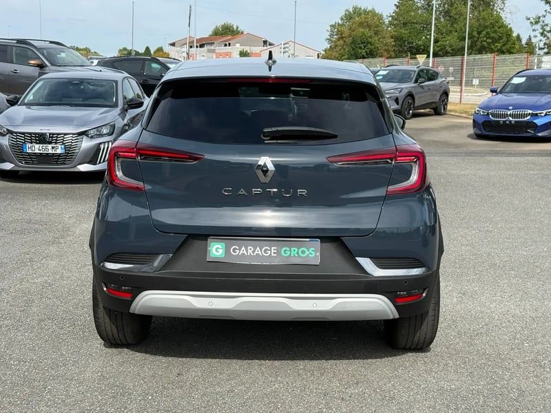 Photo de la voiture RENAULT CAPTUR mild hybrid 140 Techno