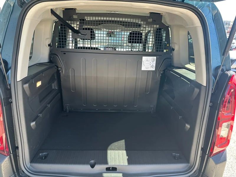 Photo de la voiture CITROEN BERLINGO Diesel 130 ch XL Automatique Max