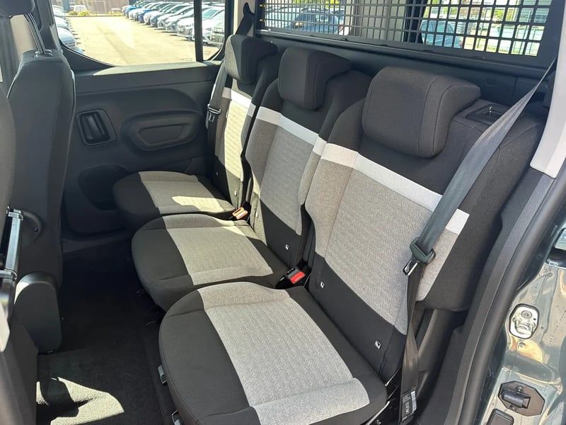 Photo de la voiture CITROEN BERLINGO Diesel 130 ch XL Automatique Max