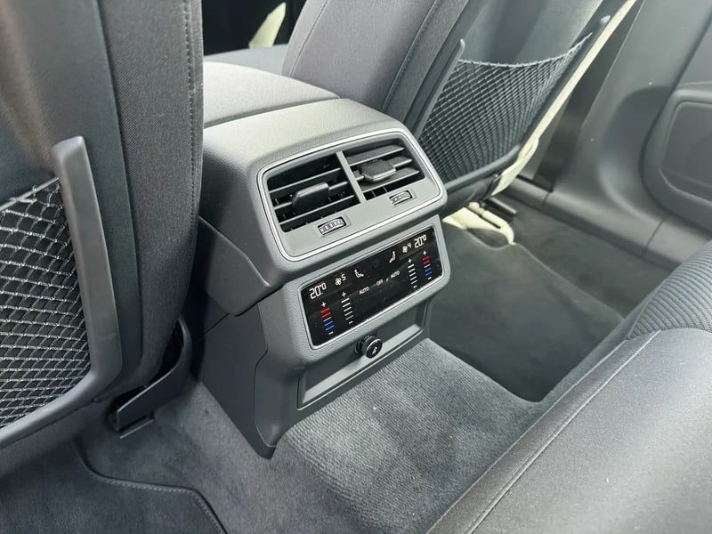 Photo de la voiture AUDI A6 35 TDI 163 ch S tronic 7