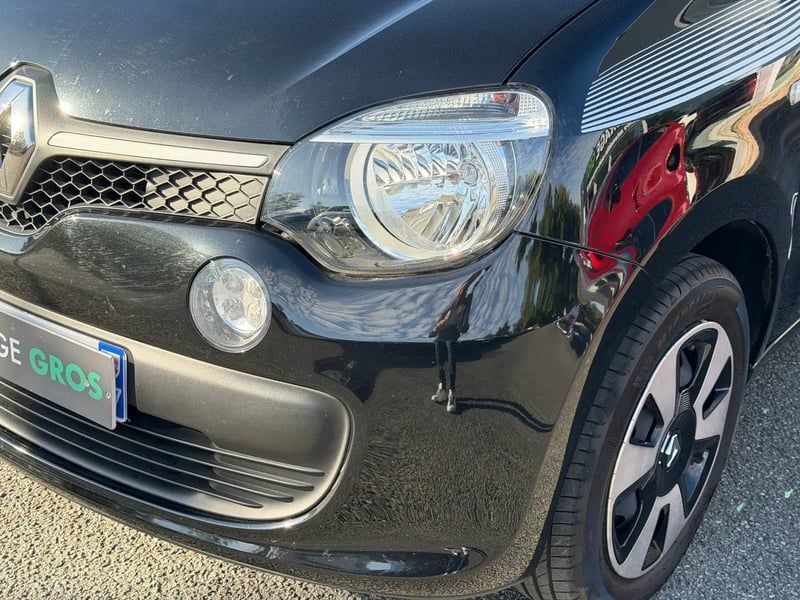 Photo de la voiture RENAULT TWINGO III 0.9 TCe 90 Energy E6C Limited