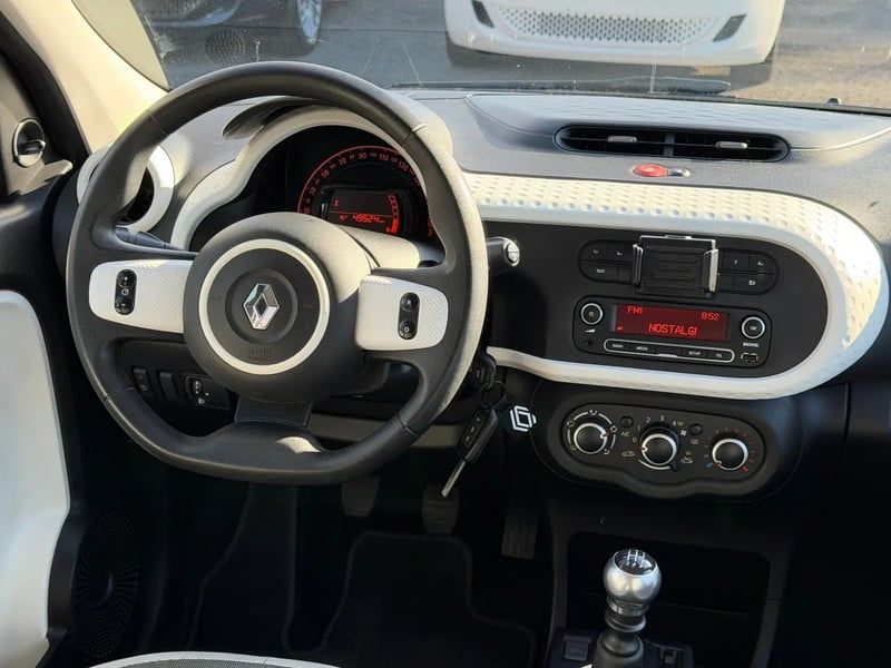 Photo de la voiture RENAULT TWINGO III 0.9 TCe 90 Energy E6C Limited