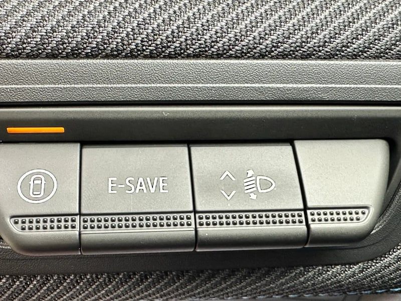 Photo de la voiture RENAULT CAPTUR Captur 1.6 E-Tech full hybrid 145ch esprit Alpine