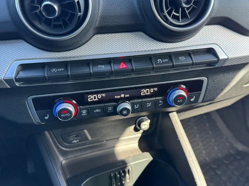 Photo de la voiture AUDI Q2 35 TFSI 150 S tronic 7 S line
