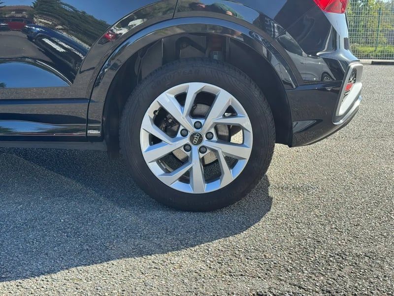 Photo de la voiture AUDI Q2 35 TFSI 150 S tronic 7 S line