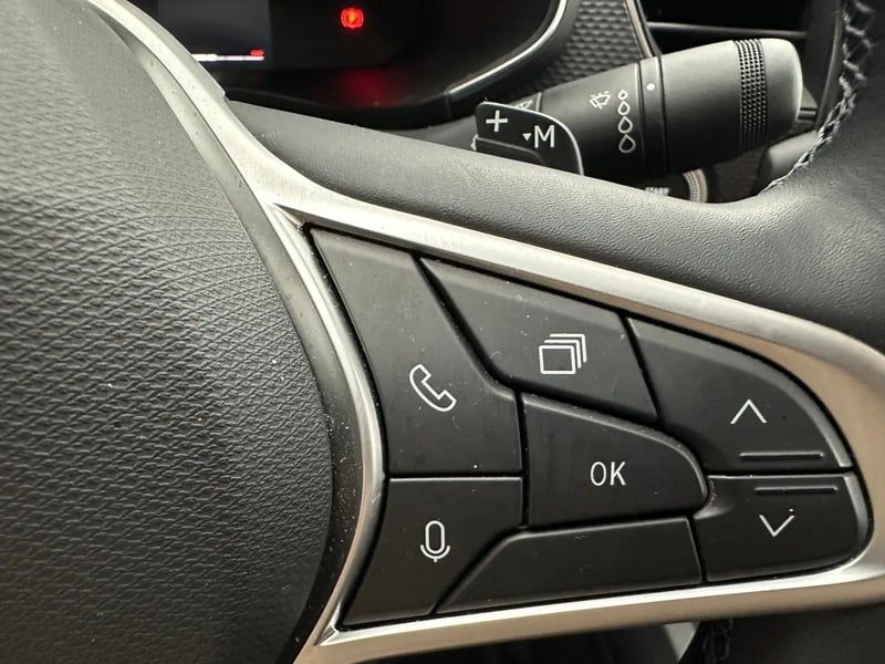 Photo de la voiture RENAULT ARKANA mild hybrid 140 EDC GSR2 Evolution