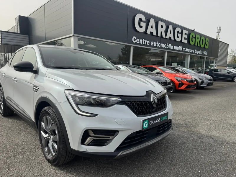 Photo de la voiture RENAULT ARKANA mild hybrid 140 EDC GSR2 Evolution