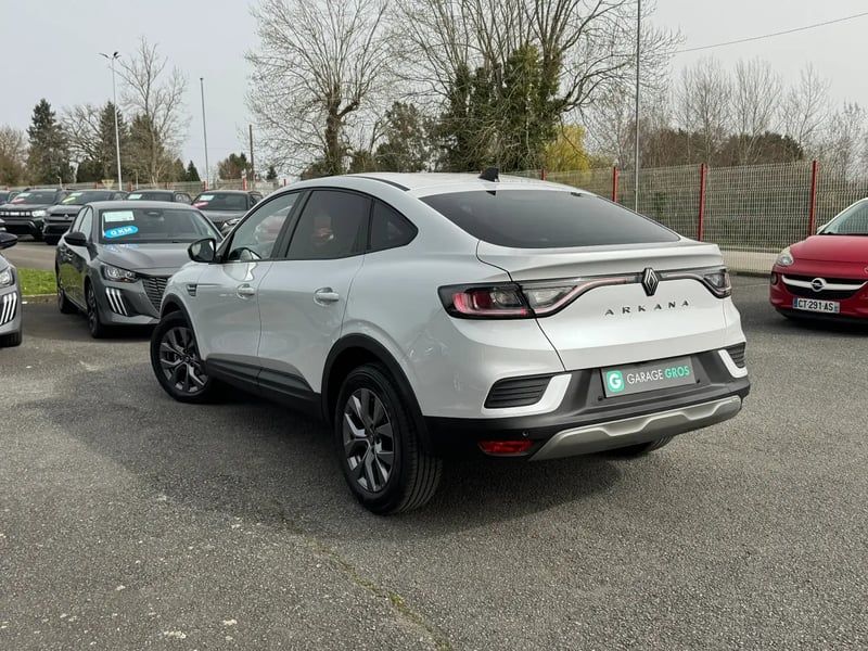 Photo de la voiture RENAULT ARKANA mild hybrid 140 EDC GSR2 Evolution