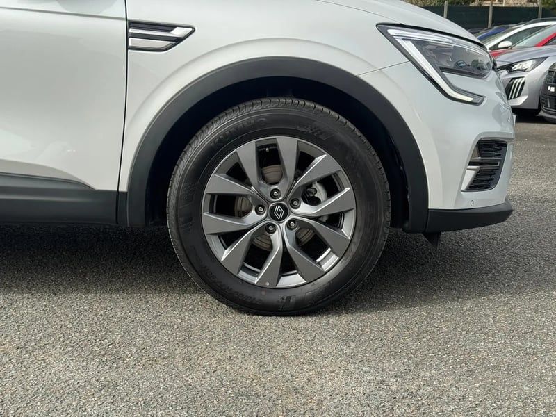 Photo de la voiture RENAULT ARKANA mild hybrid 140 EDC GSR2 Evolution