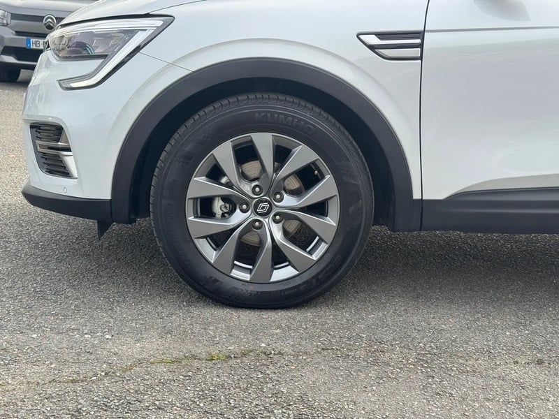 Photo de la voiture RENAULT ARKANA mild hybrid 140 EDC GSR2 Evolution