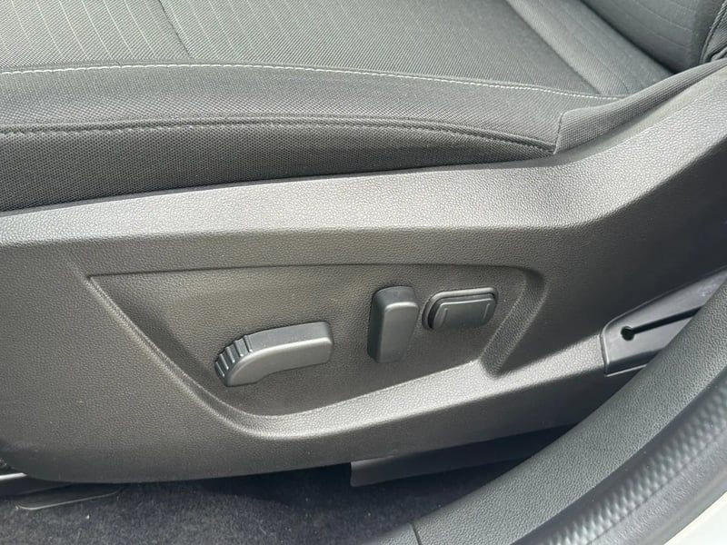 Photo de la voiture RENAULT ARKANA mild hybrid 140 EDC GSR2 Evolution