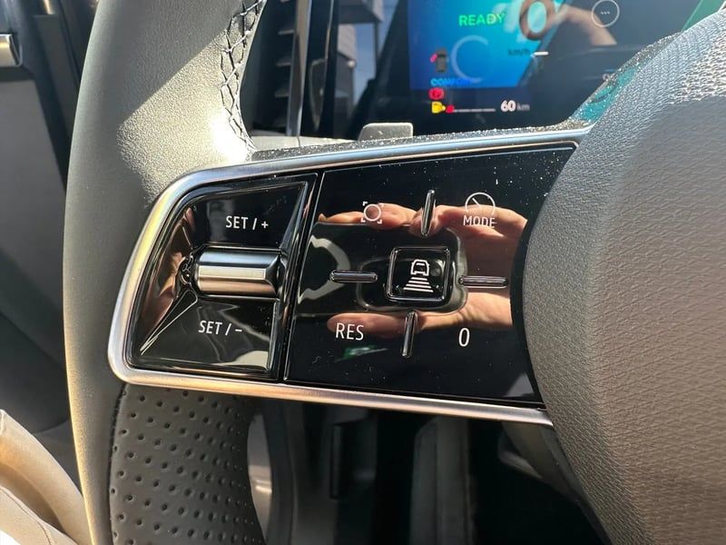 Photo de la voiture RENAULT AUSTRAL full hybrid E-Tech 200 ch Techno