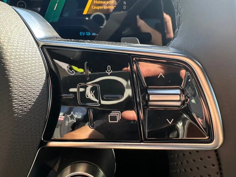 Photo de la voiture RENAULT AUSTRAL full hybrid E-Tech 200 ch Techno