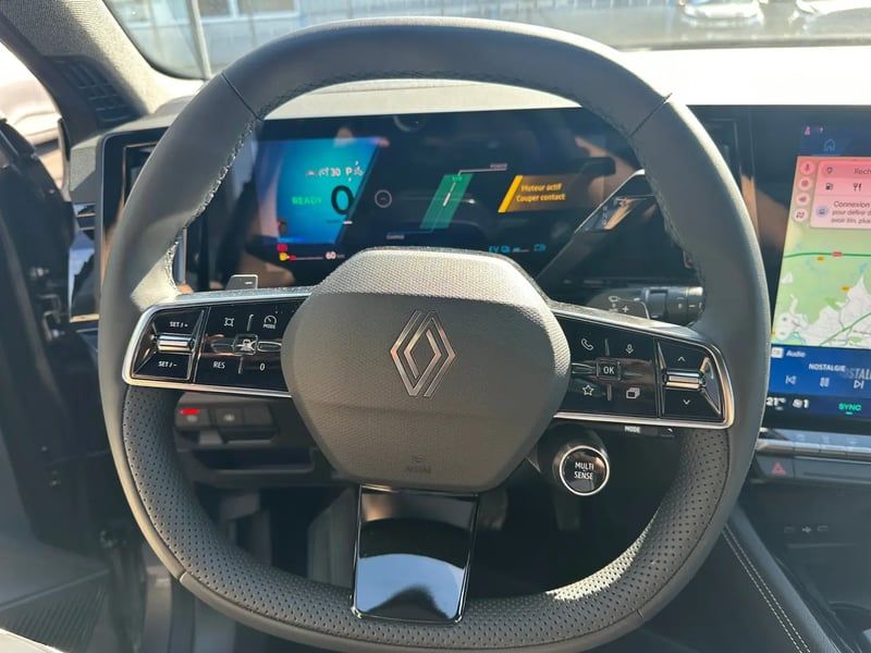 Photo de la voiture RENAULT AUSTRAL full hybrid E-Tech 200 ch Techno