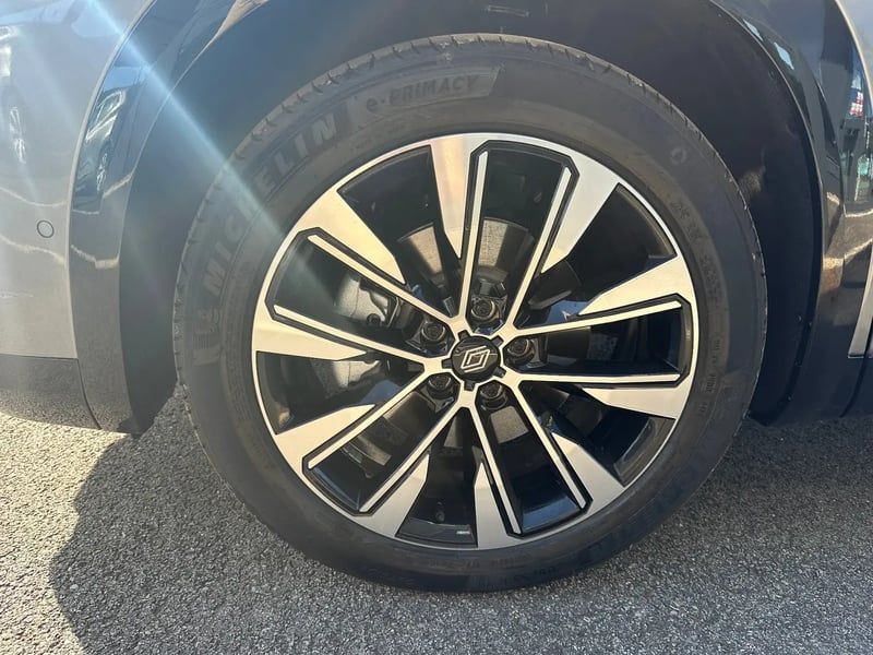 Photo de la voiture RENAULT AUSTRAL full hybrid E-Tech 200 ch Techno