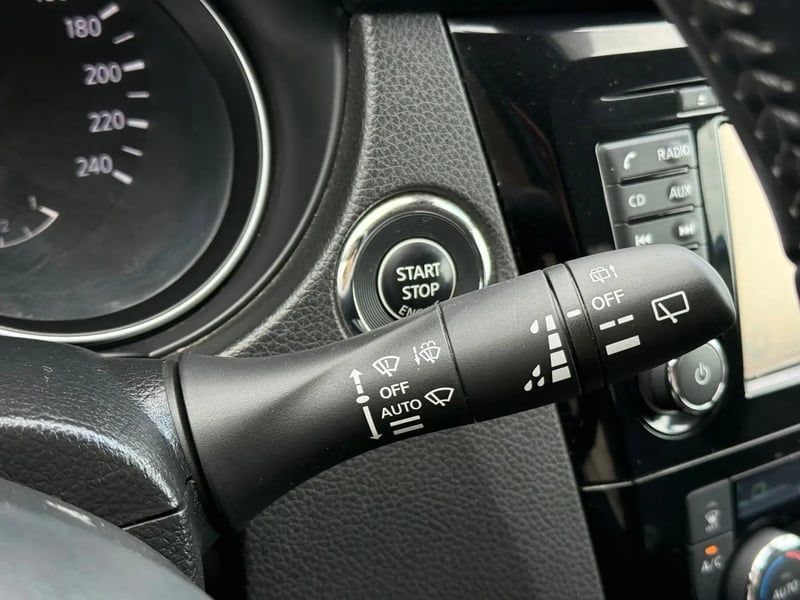 Photo de la voiture NISSAN QASHQAI 1.2 DIG-T 115 N-Connecta