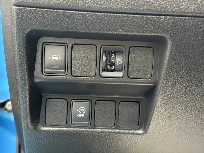 Photo de la voiture NISSAN QASHQAI 1.2 DIG-T 115 N-Connecta