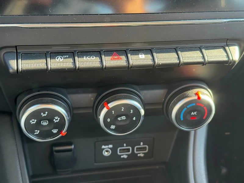 Photo de la voiture RENAULT CAPTUR TCe 90 Equilibre