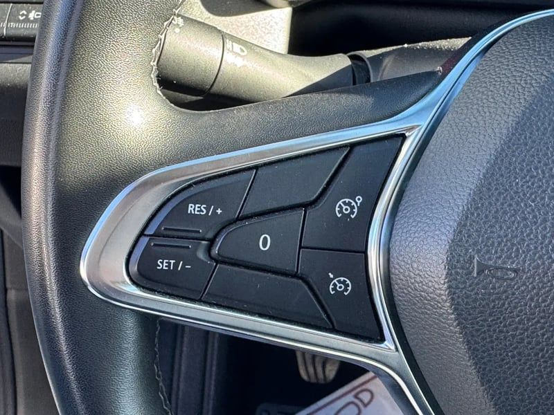 Photo de la voiture RENAULT CAPTUR TCe 90 Equilibre