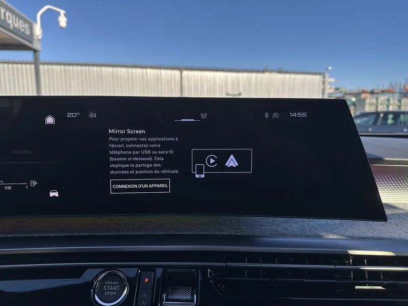 Photo de la voiture PEUGEOT 5008 Hybrid 136 e-DCS6 GT