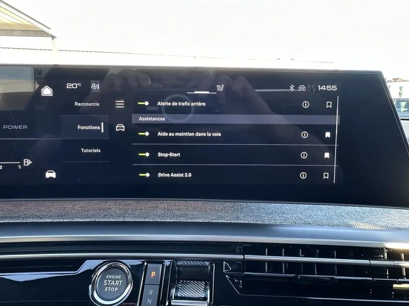 Photo de la voiture PEUGEOT 5008 Hybrid 136 e-DCS6 GT