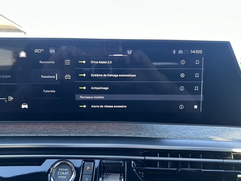 Photo de la voiture PEUGEOT 5008 Hybrid 136 e-DCS6 GT