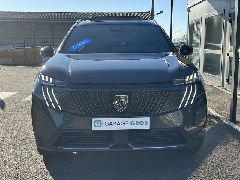 Photo de la voiture PEUGEOT 5008 Hybrid 136 e-DCS6 GT