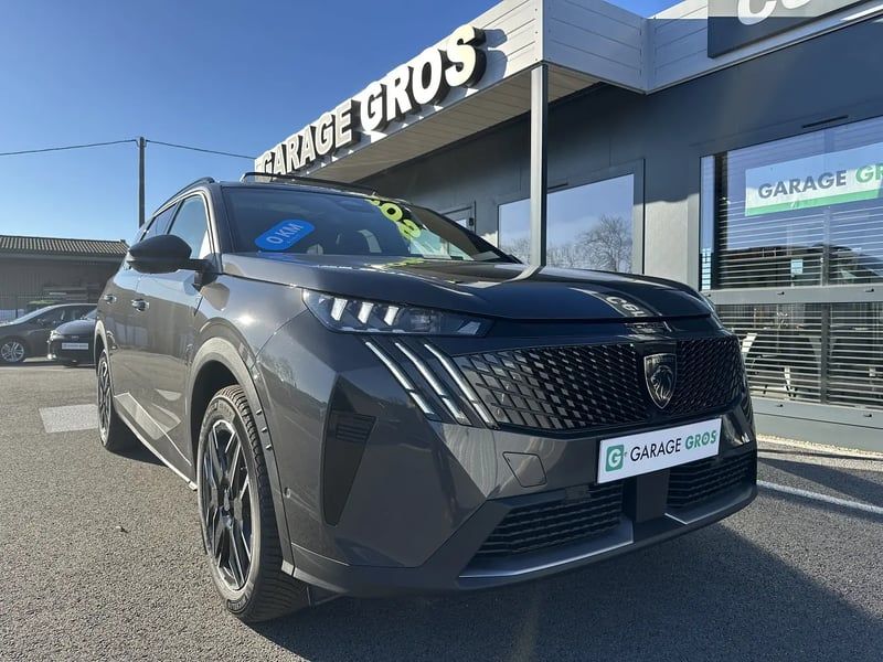 Photo de la voiture PEUGEOT 5008 Hybrid 136 e-DCS6 GT