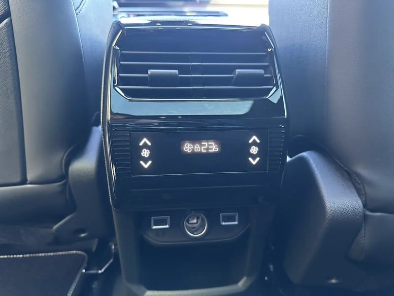 Photo de la voiture PEUGEOT 5008 Hybrid 136 e-DCS6 GT