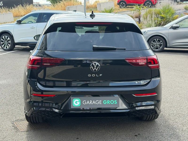Photo de la voiture VOLKSWAGEN GOLF 1.5 eTSI EVO2 150 DSG7 R-Line Edition