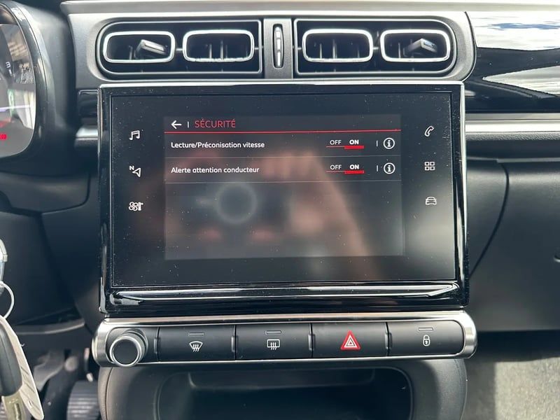 Photo de la voiture CITROEN C3 PureTech 83 S&S BVM5 Shine