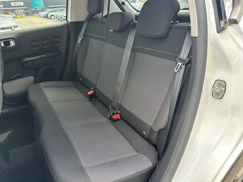 Photo de la voiture CITROEN C3 PureTech 83 S&S BVM5 Shine