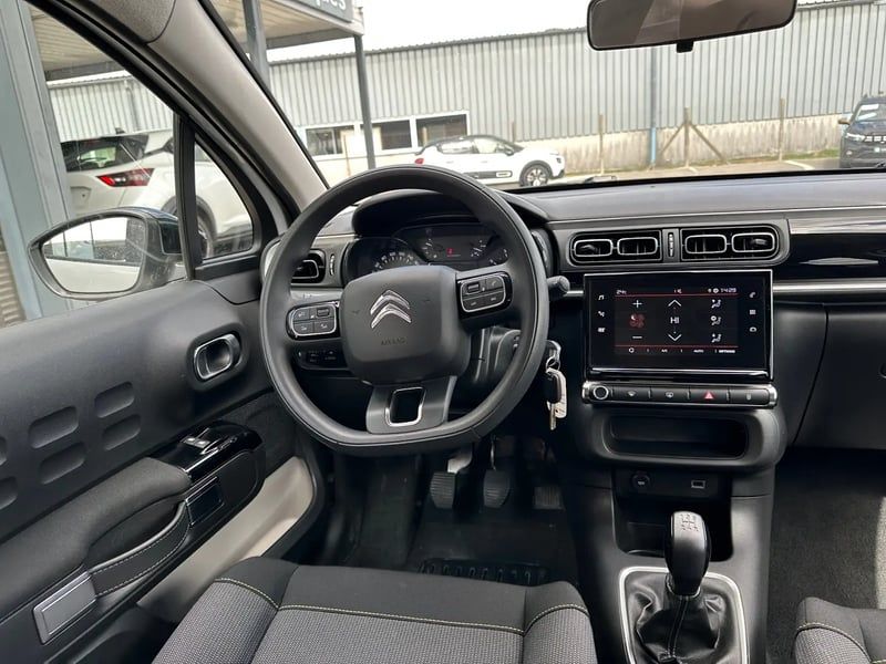 Photo de la voiture CITROEN C3 PureTech 83 S&S BVM5 Shine