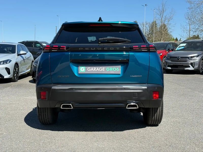 Photo de la voiture PEUGEOT 2008 Hybrid 145 e-DCS6 Allure
