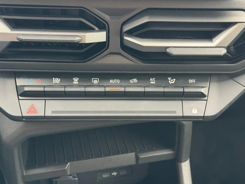 Photo de la voiture DACIA DUSTER Mild Hybrid 130 Journey