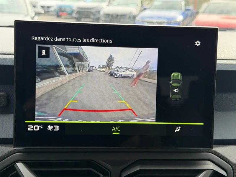 Photo de la voiture DACIA DUSTER Mild Hybrid 130 Journey