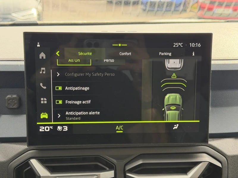 Photo de la voiture DACIA DUSTER Mild Hybrid 130 Journey