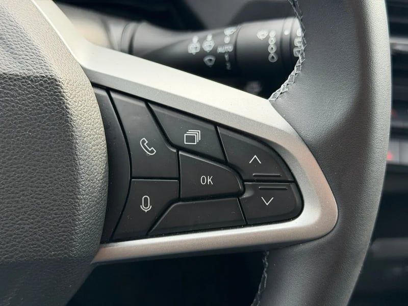Photo de la voiture DACIA DUSTER Mild Hybrid 130 Journey
